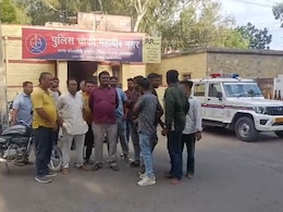 स्टेडियम में खेलने गए नाबालिग का पहले अपहरण... फिर महिला थाने के पास कुकर्म का प्रयास, आरोपियों की तलाश जारी स्टेडियम में खेलने गए नाबालिग का पहले अपहरण... फिर महिला थाने के पास कुकर्म का प्रयास, आरोपियों की तलाश जारी