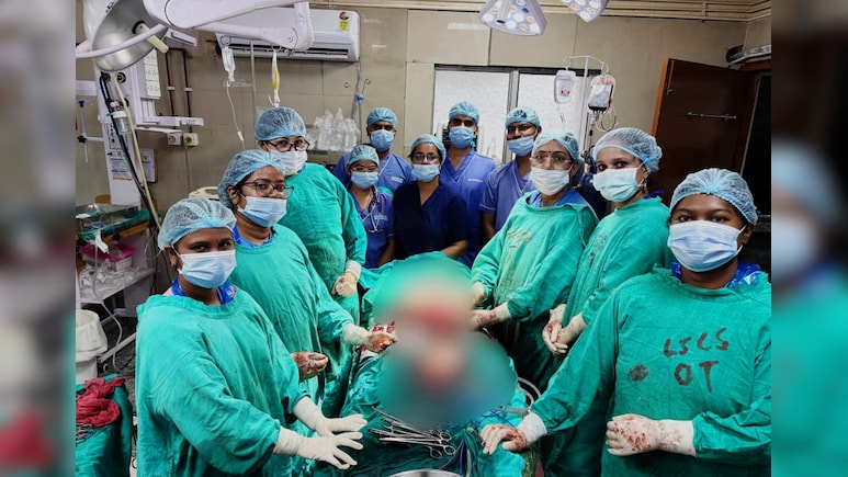 रायपुर में हुआ कमाल ! डॉक्टरों ने मां को दो बार दिया जीवन, पेट में पल रहे नौ माह के शिशु की सफल डिलीवरी