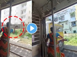 धावत्या लोकलवर दगड फेकणाऱ्या महिलेचा पर्दाफाश..व्हायरल Video मुळे सत्य आलं समोर, प्रवाशांमध्ये संतापाची लाट! धावत्या लोकलवर दगड फेकणाऱ्या महिलेचा पर्दाफाश..व्हायरल Video मुळे सत्य आलं समोर, प्रवाशांमध्ये संतापाची लाट!