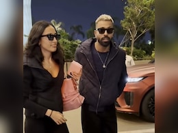 Watch: Hardik Pandya Spotted With Rumoured Girlfriend Mahieka Sharma At Mumbai Airport Watch: Hardik Pandya Spotted With Rumoured Girlfriend Mahieka Sharma At Mumbai Airport