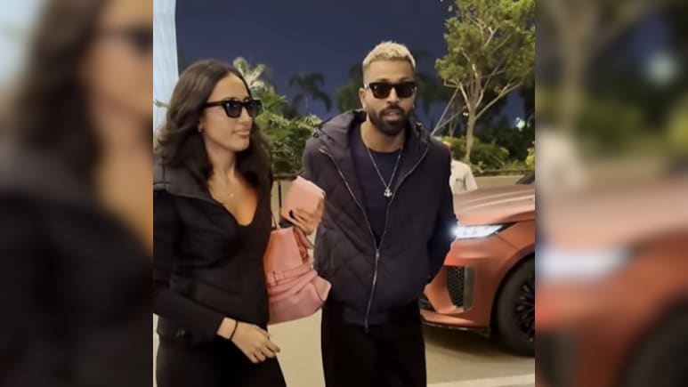 Watch: Hardik Pandya Spotted With Rumoured Girlfriend Mahieka Sharma At Mumbai Airport Watch: Hardik Pandya Spotted With Rumoured Girlfriend Mahieka Sharma At Mumbai Airport