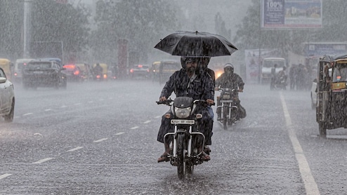 Rajasthan Weather: राजस्थान में 8 डिग्री तक गिरा तापमान, इन जिलों में आज भारी बारिश का अलर्ट