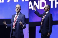 "Not AI, Worry About Fellow Co-Workers Who Are Adapting": Global AI Leader At NDTV World Summit "Not AI, Worry About Fellow Co-Workers Who Are Adapting": Global AI Leader At NDTV World Summit