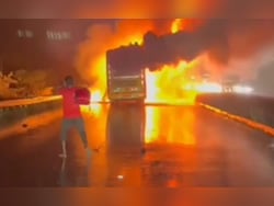 President, Andhra Chief Minister Condole Deaths In Kurnool Bus Fire