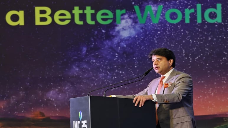 IMC 2025: डिजिटल इंडिया में सैटकॉम क्रांति; सिंधिया ने कहा- PM मोदी के नेतृत्व में भारत बना विश्व का ‘पेससेटर’ IMC 2025: डिजिटल इंडिया में सैटकॉम क्रांति; सिंधिया ने कहा- PM मोदी के नेतृत्व में भारत बना विश्व का ‘पेससेटर’