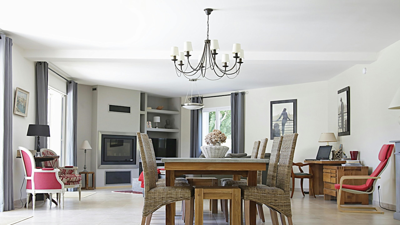 Best dining table placement tips you need to know before buying one