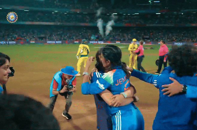 आंसू, आंसू और आंसू.... जेमिमा, जीत, खुशी और असली 'चक दे' की कहानी आंसू, आंसू और आंसू.... जेमिमा, जीत, खुशी और असली 'चक दे' की कहानी