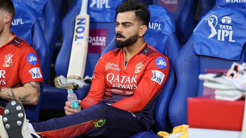 Virat Kohli : विराट कोहलीचा RCB ला नकार! व्यावसायिक करार नाकारल्याने एक्झिटच्या चर्चांना उधाण