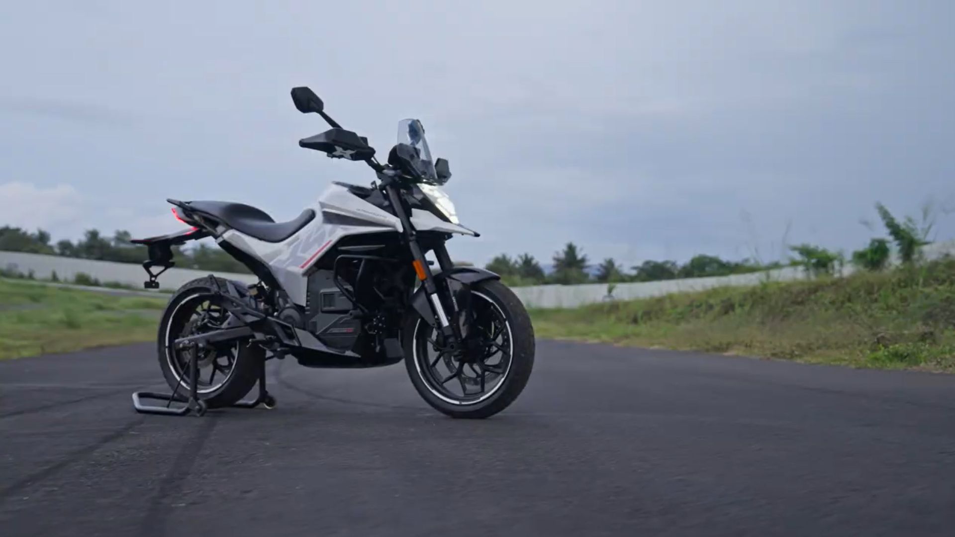 Ultraviolette X-47 Review: Electric Zip Injected Into Adventure Style