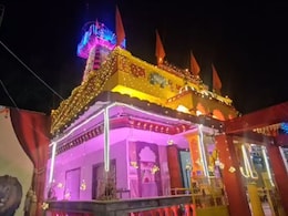 Mahalaxmi Mandir: दिवाली पर दुल्हन सा सजा खंडवा का महालक्ष्मी मंदिर, यहां पूजा करने से घर में बरसता है धन Mahalaxmi Mandir: दिवाली पर दुल्हन सा सजा खंडवा का महालक्ष्मी मंदिर, यहां पूजा करने से घर में बरसता है धन