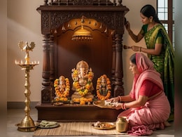 दिवाली पर घर के मंदिर की सफाई कैसे करें? नोट कर लें ये 7 आसान ट्रिक्स दिवाली पर घर के मंदिर की सफाई कैसे करें? नोट कर लें ये 7 आसान ट्रिक्स