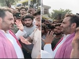 खून का कतरा.. ये कैसा बयान, जब ग्रेटर नोएडा में पुलिस अधिकारी ने नेताजी को सिखाई राजनीति! खून का कतरा.. ये कैसा बयान, जब ग्रेटर नोएडा में पुलिस अधिकारी ने नेताजी को सिखाई राजनीति!
