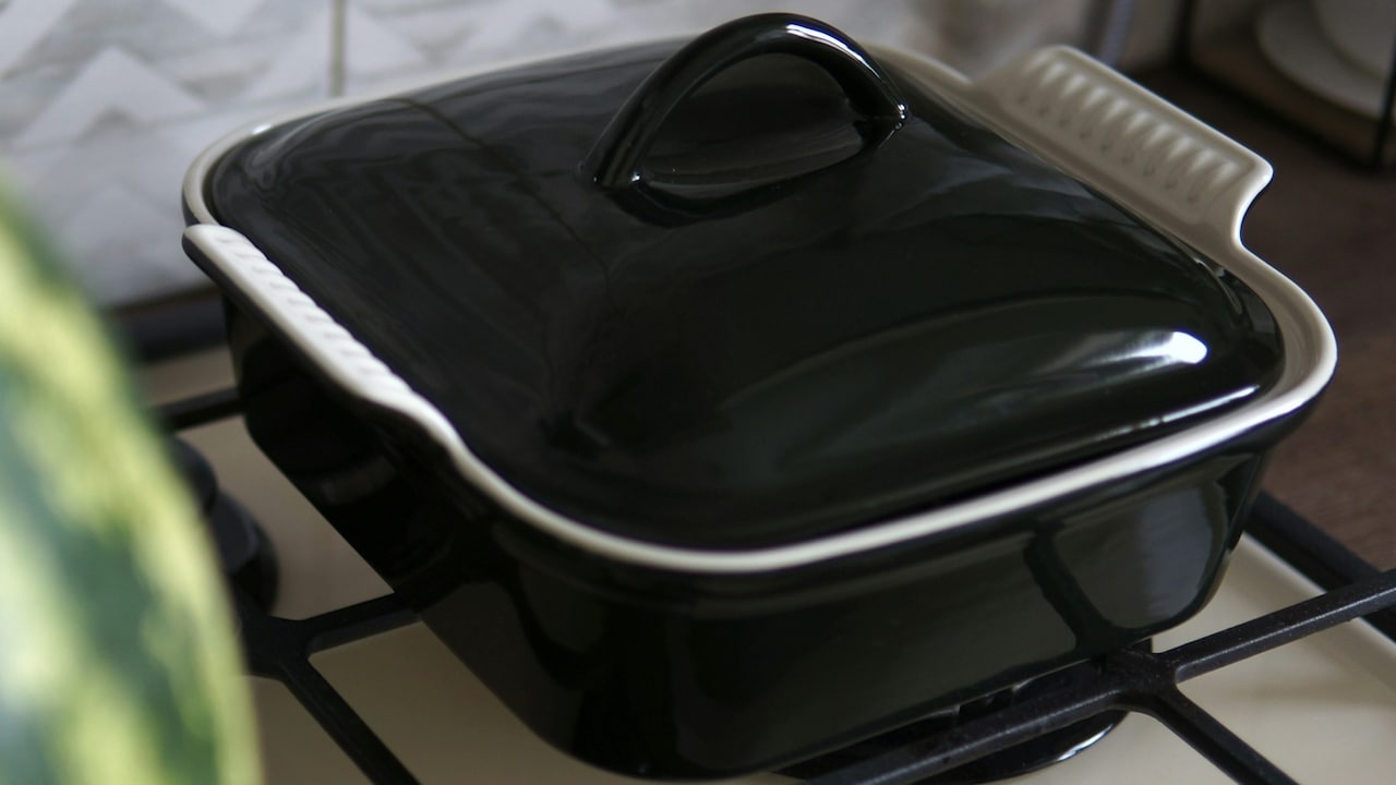Unlike ceramic cassroles, glass baking trays give you a sneak peek into the cooking process