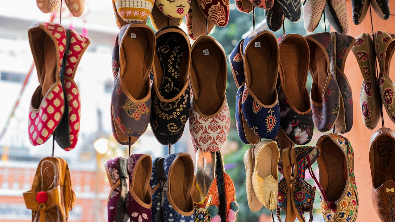 How To Match Mojaris And Juttis With Your Kurta Sets