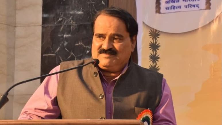 विश्वास पाटील यांच्याविरुद्ध भीमा कोरेगाव आयोगाकडून वॉरंट जारी, 'संभाजी' कादंबरीचा वाद काय? विश्वास पाटील यांच्याविरुद्ध भीमा कोरेगाव आयोगाकडून वॉरंट जारी, 'संभाजी' कादंबरीचा वाद काय?