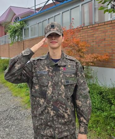 Crazy Viral: <i>My Demon</i> Actor Song Kang Discharged From Military Service. See Pics