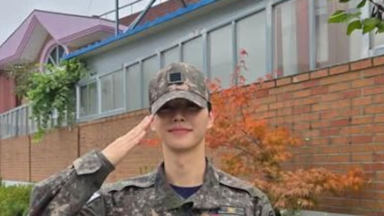 Crazy Viral: <i>My Demon</i> Actor Song Kang Discharged From Military Service. See Pics