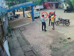 Video: Hospital Staffer Whips Out Gun, Points It At Medical Officer&#039;s Head In Madhya Pradesh