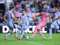 Suarez Double In Vain As Chicago Sink Miami To Clinch Playoff Berth