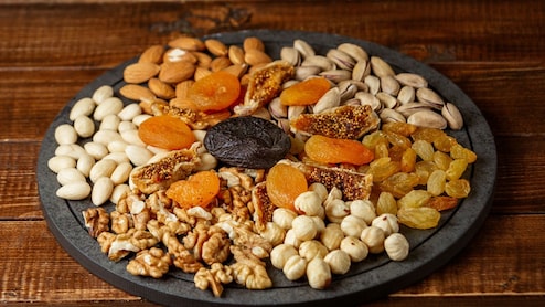 बालों की इन समस्याओं के लिए वरदान से कम नहीं ये 5 ड्राई फ्रूट्स