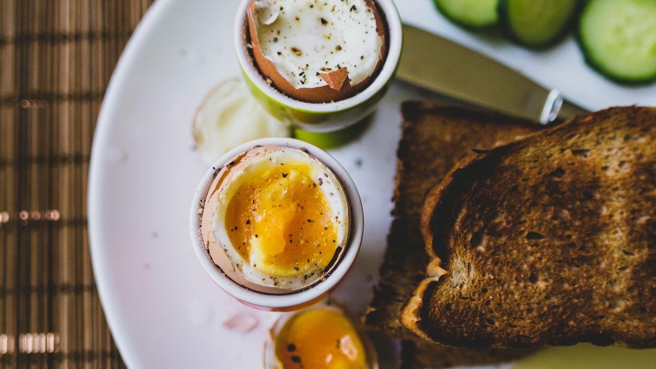 Types of Sauces To Try With Bread On World Sandwich Day 2025