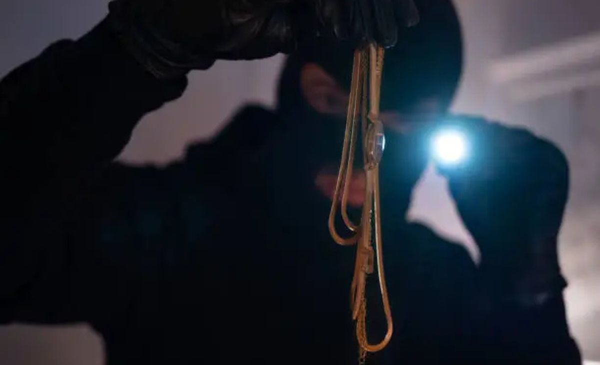 Armed Robbery at Lyon Gold Laboratory: Latest in Series of High-Profile French Heists