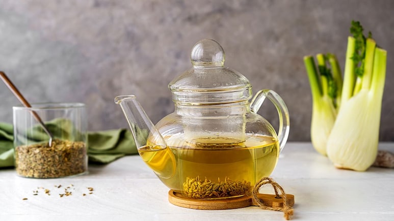 खाली पेट सौंफ का पानी पीने से क्या होता है? फायदे जान आज से लगेंगे पीने