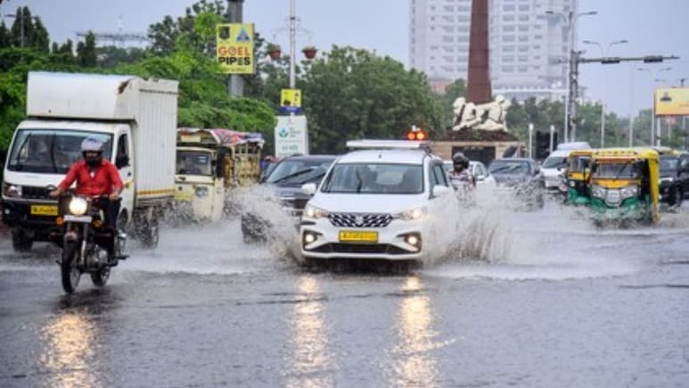 Rajasthan Weather: राजस्थान के कई हिस्सों में भारी बारिश का अलर्ट, 3 दिन तक जमकर बरसेंगे बादल