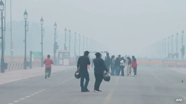 'Very Poor' Air Quality On Diwali Morning In Delhi After Night Of Crackers 'Very Poor' Air Quality On Diwali Morning In Delhi After Night Of Crackers