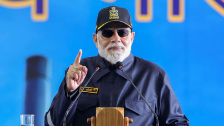 Naxal Free India: नौसेना के जवानों के साथ पीएम मोदी ने मनाई दीवाली, माओवाद के खात्मे को लेकर की ये बड़ी घोषणा Naxal Free India: नौसेना के जवानों के साथ पीएम मोदी ने मनाई दीवाली, माओवाद के खात्मे को लेकर की ये बड़ी घोषणा