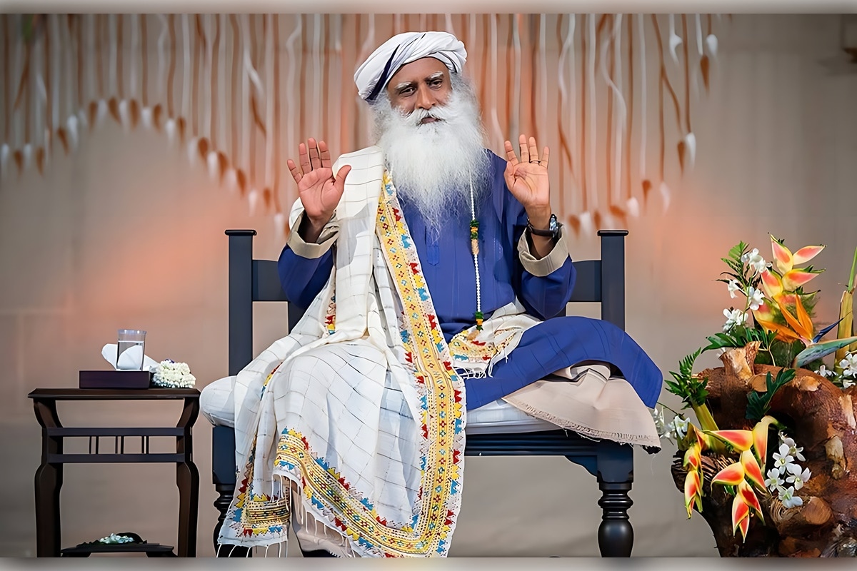 Sadhguru Shares a 1-Minute Night Ritual for Colon Health and Vitality Sadhguru Shares a 1-Minute Night Ritual for Colon Health and Vitality