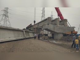 पीथमपुर में बड़ा हादसा: रेलवे ओवरब्रिज निर्माण काम में लगी क्रेन गिरी, दो पिकअप वाहन चपेट में पीथमपुर में बड़ा हादसा: रेलवे ओवरब्रिज निर्माण काम में लगी क्रेन गिरी, दो पिकअप वाहन चपेट में