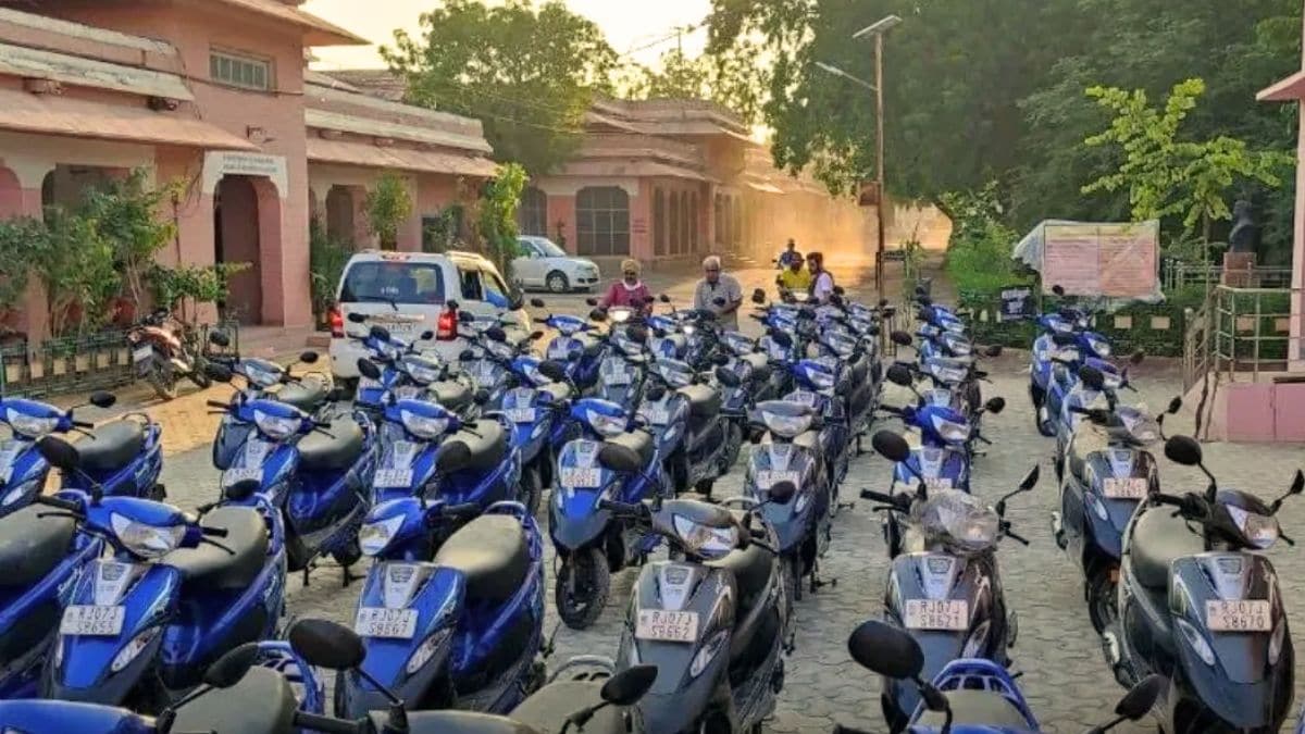 Rajasthan: राजस्थान में अब छात्राओं को हर साल 4240 स्कूटी, भजनलाल सरकार ने  देवनारायण योजना में की तीन गुना बढ़ोतरी | Bhajanlal Govt trebles Devnarayan  Scooty Scheme now ...