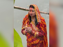 बिहार रणजी टीम के वाइस कैप्टन वैभव सूर्यवंशी की मां ने आस्था के साथ किया छठ व्रत बिहार रणजी टीम के वाइस कैप्टन वैभव सूर्यवंशी की मां ने आस्था के साथ किया छठ व्रत