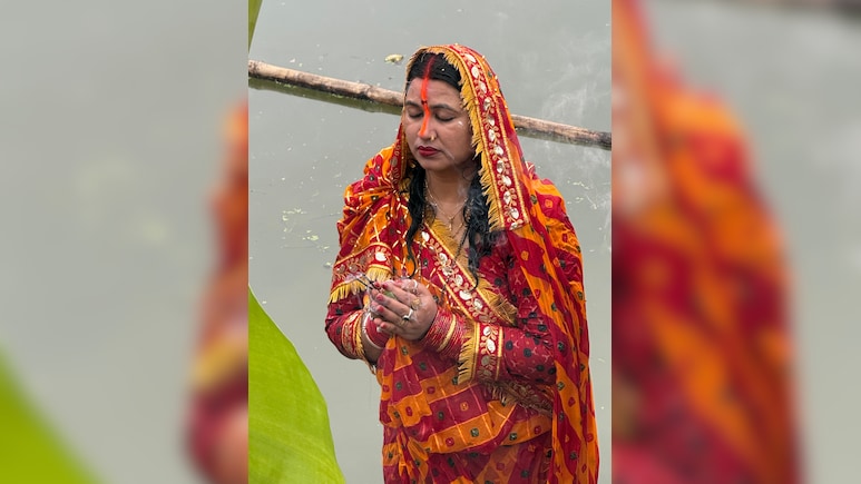 बिहार रणजी टीम के वाइस कैप्टन वैभव सूर्यवंशी की मां ने आस्था के साथ किया छठ व्रत बिहार रणजी टीम के वाइस कैप्टन वैभव सूर्यवंशी की मां ने आस्था के साथ किया छठ व्रत