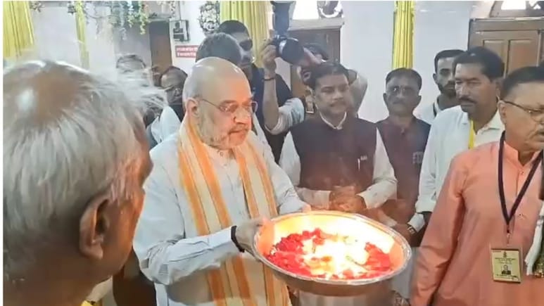 अमित शाह ने दंतेश्वरी मंदिर में की पूजा, बस्तर राज परिवार के सदस्यों से की मुलाकात