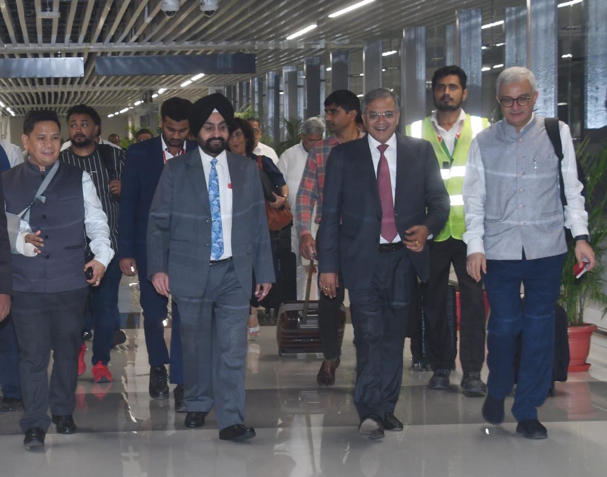 बिहार चुनाव की उलटी गिनती शुरू, पटना पहुंची आयोग की टीम, आज दलों के साथ बैठक, कल प्रेस कॉन्फ्रेंस