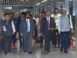 बिहार चुनाव की उलटी गिनती शुरू, पटना पहुंची आयोग की टीम, आज दलों के साथ बैठक, कल प्रेस कॉन्फ्रेंस बिहार चुनाव की उलटी गिनती शुरू, पटना पहुंची आयोग की टीम, आज दलों के साथ बैठक, कल प्रेस कॉन्फ्रेंस