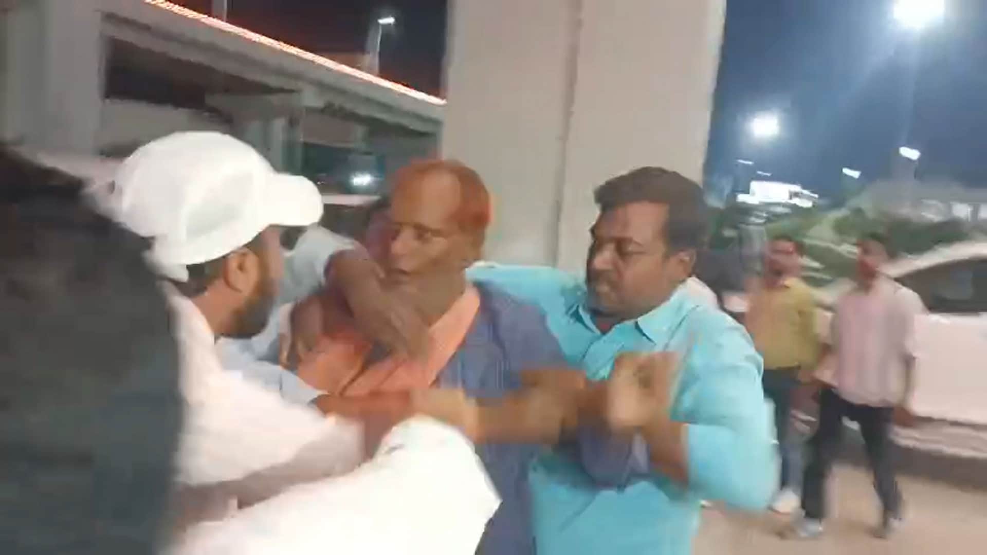 Scuffle Erupts At Patna Airport As Congress Workers Protest Against Bihar Leadership