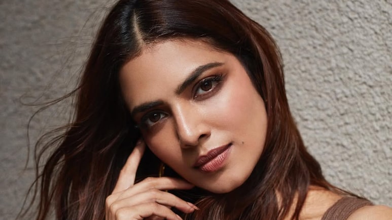 Actor Malavika Mohanan Slams IndiGo Over Frequent Flight Delays: "Why Are 9 out of 10 Flights Always Delayed?"