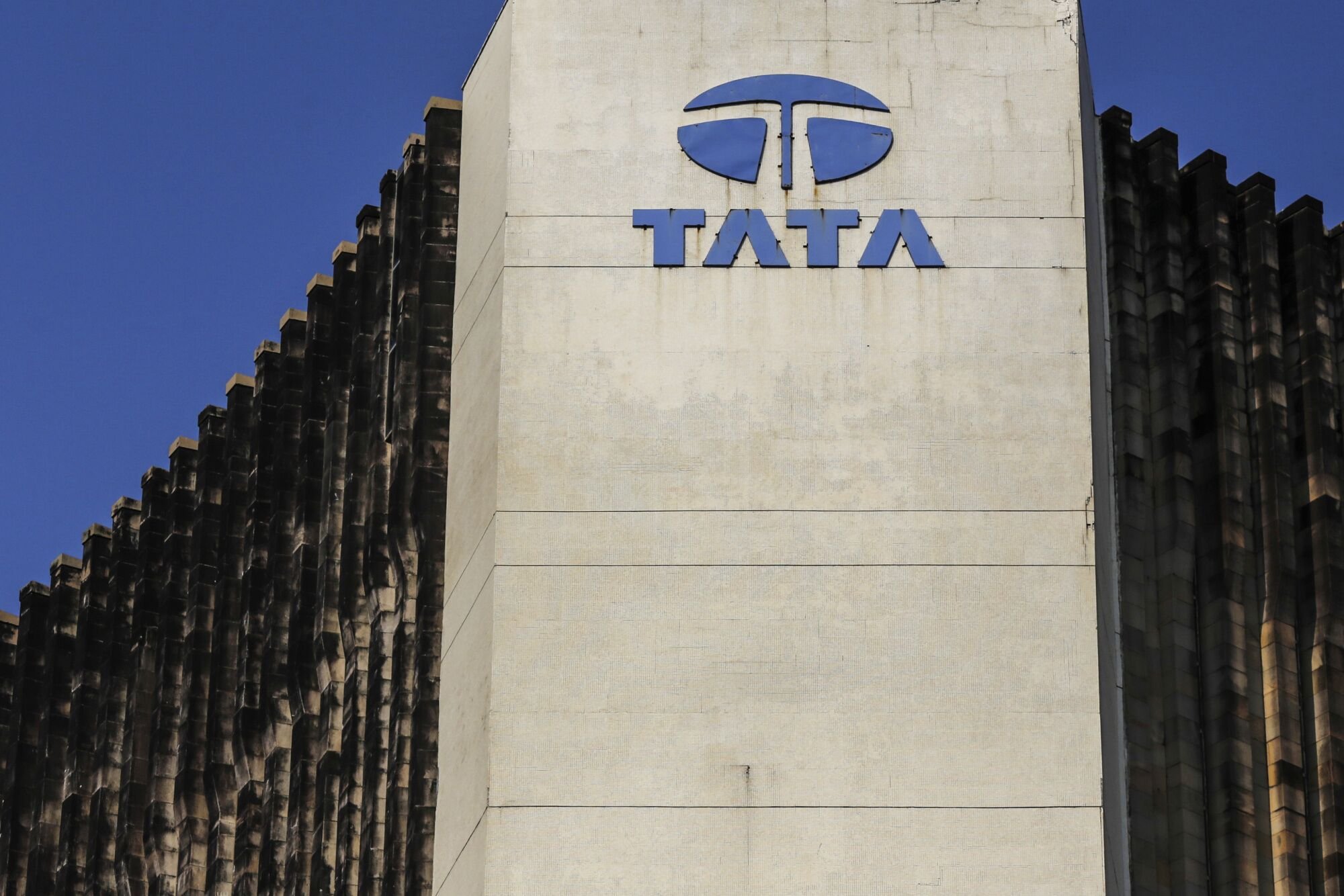 Tata Trust Rift: Mehli Mistry Offers Olive Branch, Approves Venu Srinivasan's&nbsp;Life Trusteeship