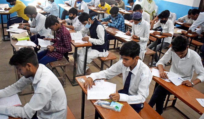 CBSE ने 10वीं और 12वीं की परीक्षा की तारीखों का किया ऐलान, 17 फरवरी से शुरू होगा एग्जाम