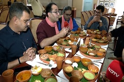 Idli Sambhar Vs Litti Chokha, Why Both Are Winners! Idli Sambhar Vs Litti Chokha, Why Both Are Winners!