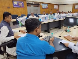 नवादा में मतदाता सूची का अंतिम प्रकाशन: 95,959 वोटरों के नाम हटे, युवा मतदाता बनेंगे निर्णायक नवादा में मतदाता सूची का अंतिम प्रकाशन: 95,959 वोटरों के नाम हटे, युवा मतदाता बनेंगे निर्णायक