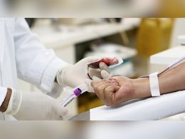National Voluntary Blood Donation Day: ब्लड डोनेट करना आपके लिए भी फायदेमंद, जानिए कैसे National Voluntary Blood Donation Day: ब्लड डोनेट करना आपके लिए भी फायदेमंद, जानिए कैसे