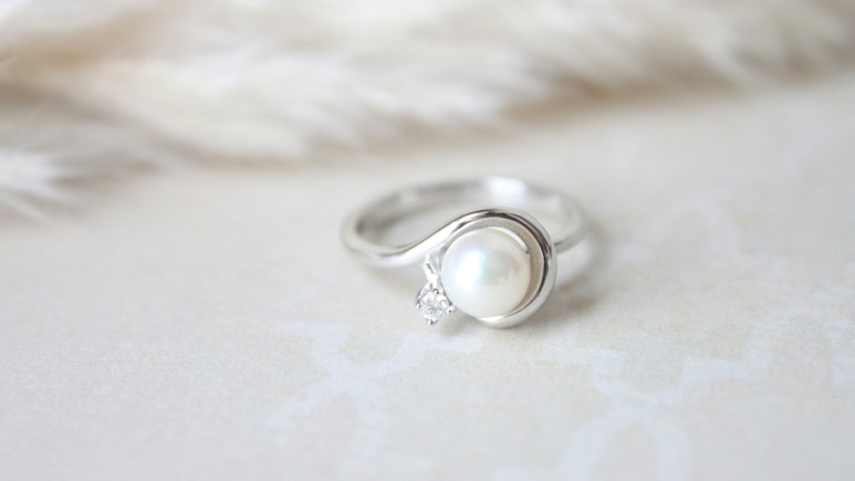 Pearls Gemstone under 1000: खरीदना है प्योर मोती, पर नहीं आ रहा कुछ समय, तो ये मोती कर सकते हैं आपकी मदद Pearls Gemstone under 1000: खरीदना है प्योर मोती, पर नहीं आ रहा कुछ समय, तो ये मोती कर सकते हैं आपकी मदद