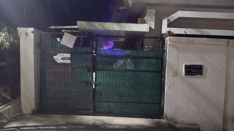 Robbery At Ex-Karnataka DGP's UP House, Rs 2 Lakh Cash, Jewellery Stolen Robbery At Ex-Karnataka DGP's UP House, Rs 2 Lakh Cash, Jewellery Stolen