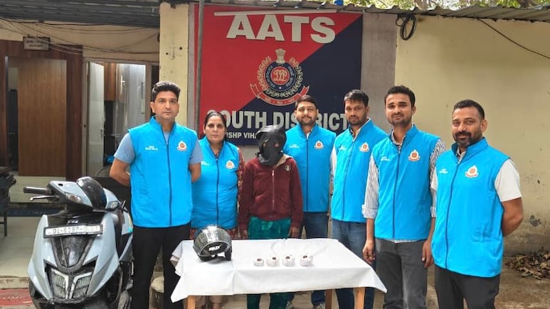 ‘बंटी–बबली’ भाई-बहन की जोड़ी चढ़ी दिल्ली पुलिस के हत्थे, सामने आया चौंकाने वाला बैकग्राउंड ‘बंटी–बबली’ भाई-बहन की जोड़ी चढ़ी दिल्ली पुलिस के हत्थे, सामने आया चौंकाने वाला बैकग्राउंड