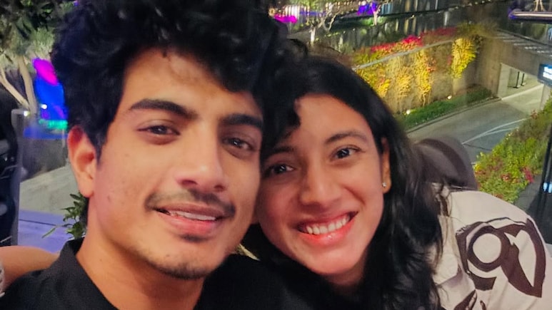 स्मृति मंधाना की होने वाली ननद है ये बॉलीवुड सिंगर, क्रिकेटर करती हैं उनसे गानों की गुजारिश, सिंगर बोलीं- वह.. स्मृति मंधाना की होने वाली ननद है ये बॉलीवुड सिंगर, क्रिकेटर करती हैं उनसे गानों की गुजारिश, सिंगर बोलीं- वह..