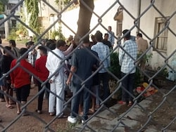 Man Tries To Stab Him, Unarmed Senior Cop Grabs Colleague's Gun And Fires